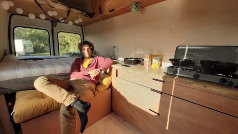 Hippiebus – Handmade really beautiful hippievan with solar panels