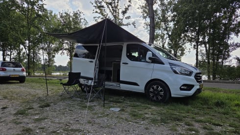 Camper incognito  – 2p Ford bus from 2018