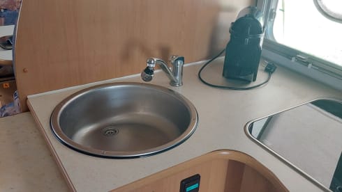 Heerlijke familie camper – 6p Ford alcove uit 2003