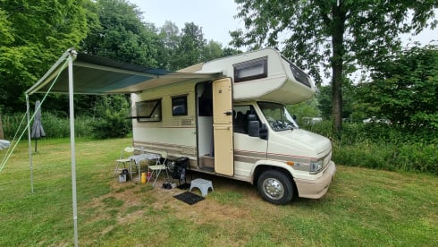 4p Dethleffs alcove from 1993