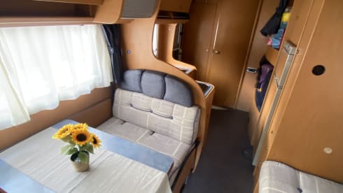 Annamaria  – Camper Laika con climatizzatore in cellula e portamoto