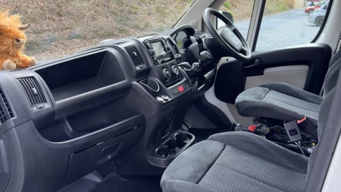 Henry – Citroën-Bus mit 2 Schlafplätzen aus dem Jahr 2017