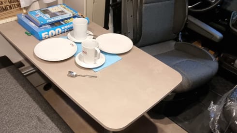 2026 NIEUW! – 🚐 LMC Geräumige, teilintegrierte Wohnung für 3 Personen