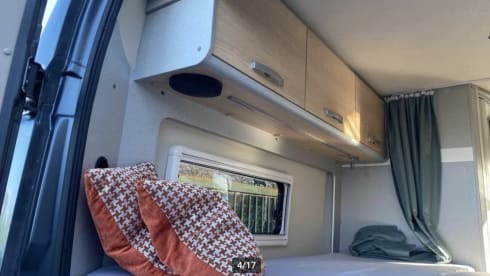 Luxe Hymer campervan 4p met daktent
