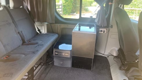 PeiPei – 3/4 seater Renault Trafic from 2003
