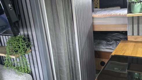 Samuel – Ford-Bus mit 3 Schlafplätzen aus dem Jahr 2013