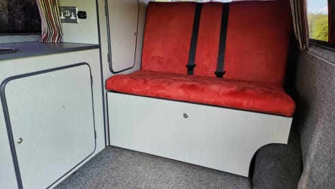 Dan – Toyota Hiace D4D 120 LWB campervan 