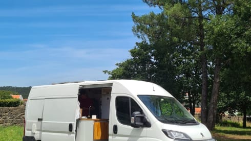 Piebe – Peugeot Bus camper, complete house on wheels