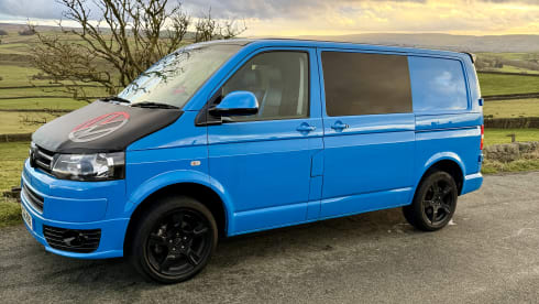 VW T5 Campervan - Stylish Modern 3 Berth 
