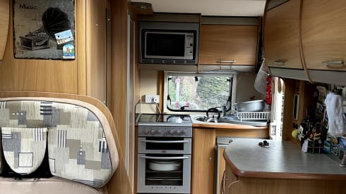 Swifty – Cosy 4 berth motorhome for all your family adventures.....