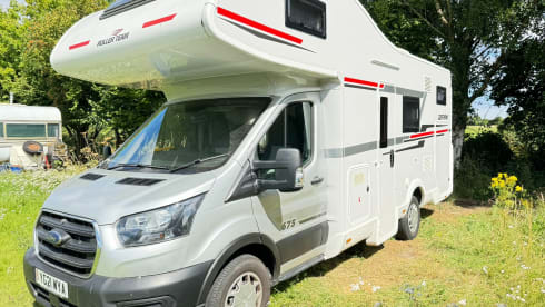 Vera – 6 berth 2021 Roller Team automatic, modern and comfortable!)