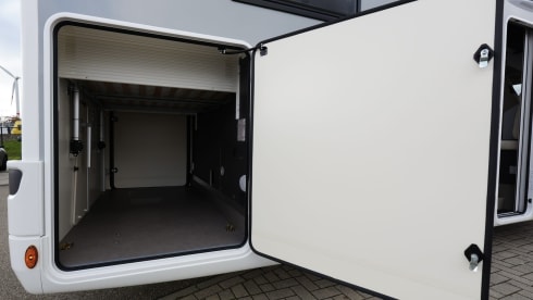 Mclouis avantgarde tot 5 personen – 5 persons semi-integrated Mc Louis Avantgarde