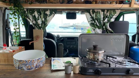 Kermit – On an adventure with our fantastic Kermit the bus camper!