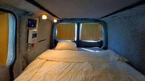 Fresh Volkswagen T5 (self-sufficient)