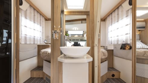 Rollerteam zefiro 266TL – Mooie nieuwe mobilhome/camper met alles op en aan van 2022!