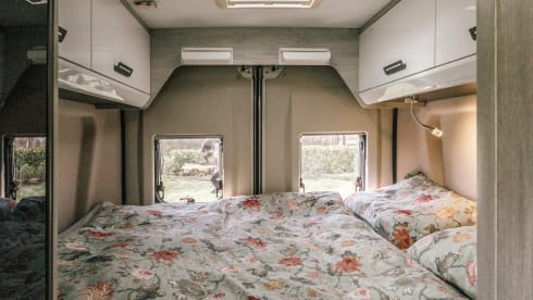 Jackie's hut – Beautiful Peugot Camperbus, 150 HP