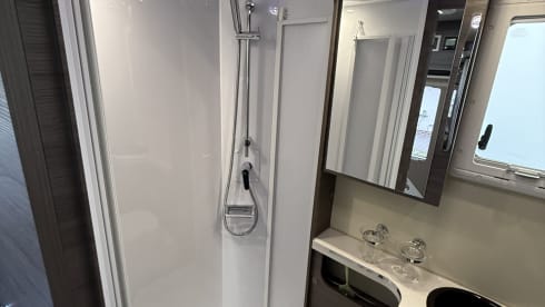 5 sterren huis op wielen  – 6p McLouis integrated uit 2018