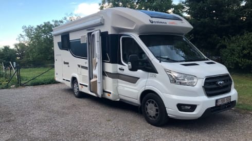 Camper 5P met large kingsize bed