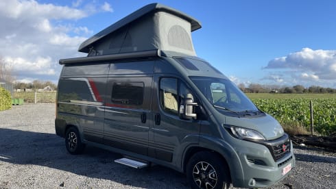 The MAD Van – Pop-up 4p Bürstner campervan uit 2023