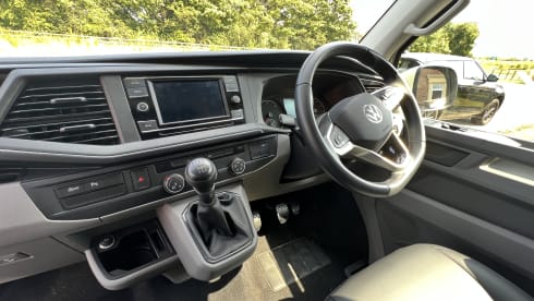 Barney – 'LUXURY' Volkswagen T6.1 Campervan 