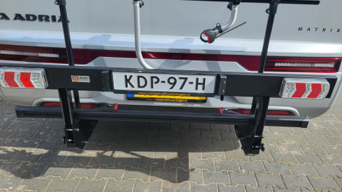 670sl – Camping-car très luxueux avec lit indépendant et beaucoup d'espace pour s'asseoir