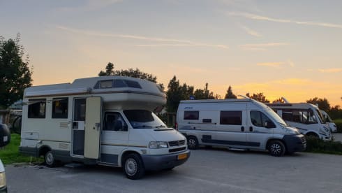 Volkswagen T4 Karmann Camper with round seat