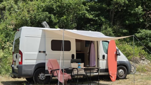 Boxy – Spacious off-grid bus camper 'Boxy' 2/3 pers. (2014)