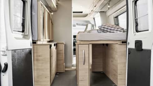 Milano – NEW (year 2023) DETHLEFFS GLOBETRAIL 640EB BUS CAMPER 