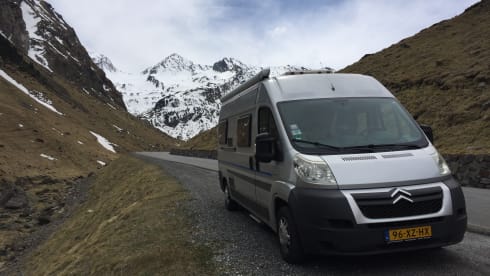 off to the sun for rent, luxury bus camper
