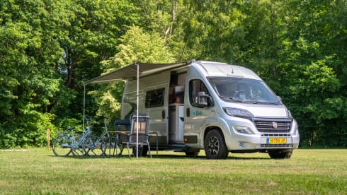 Camper Eva – Camping-car de luxe avec Starlink