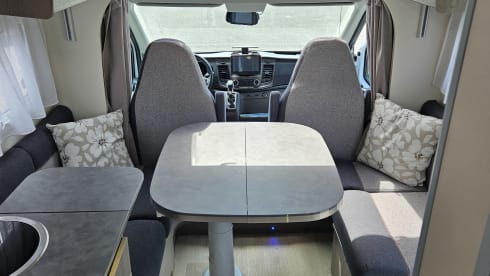 4p Challenger semi-integrated uit 2020