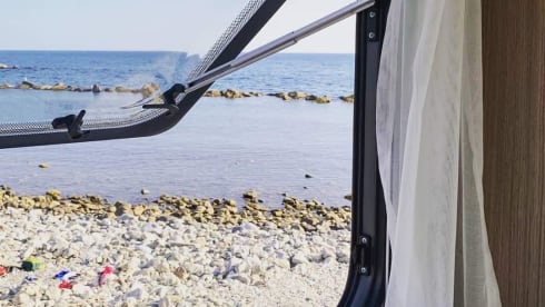 Carado T448 (1) – Ultimate Freedom! Very luxurious camper with length beds and fully equipped