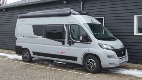 Luxe Sunlight buscamper Automaat uit 2023, 4 persoons