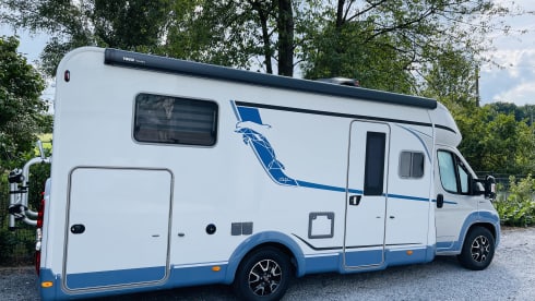 1. DelBi – Luxury mobile home Bürstner Delfin IT726