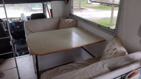 Spartaans Campertje – 3p Ford alcove from 1994