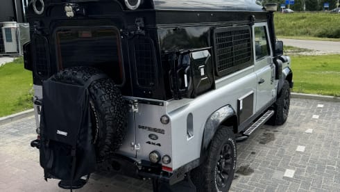 Silver Bullet Defender – 2p Land Rover bus from 2012