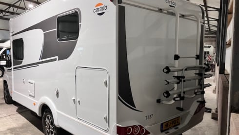 Pura Vida – Available for rent in Spain from October 1st: 2-person semi-integrated camper 