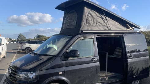 Dora – 4 berth VW Transporter Campervan 