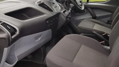 Tommy – 4 berth Ford Transit Custom pop top  campervan 