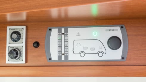 Liedje – Hymer Exsis-i with 2x AIRCO