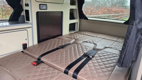 3 berth Toyota Alphard campervan. **INSURANCE INCLUDED**