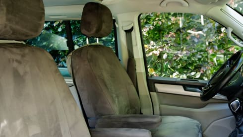 ~2 – 4p Volkswagen 4wd Adventure Campervan