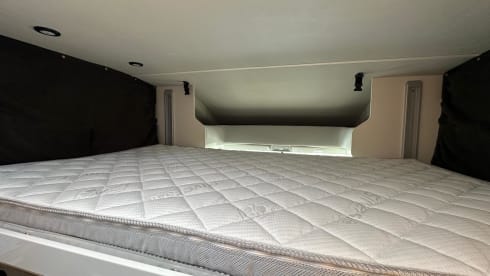 Nr. 15 – Wohnmobil für bis zu 4 Personen als Automatik und Einzelbetten