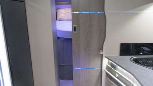 Vacanza 5 Stelle  – Camper Chausson Titanium 708