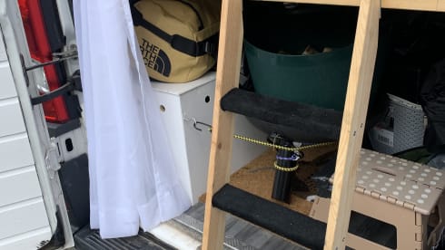 Nujay – 4 berth Peugeot campervan from 2016