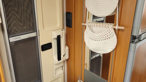 Pino – B Driving license Hymer Automatic 6p - On holiday with Pino 