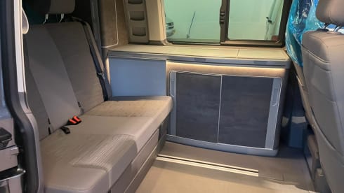 Grijze VW California – Brand new VW California T6 Camperbus from 2021. Possibly with motor trailer.