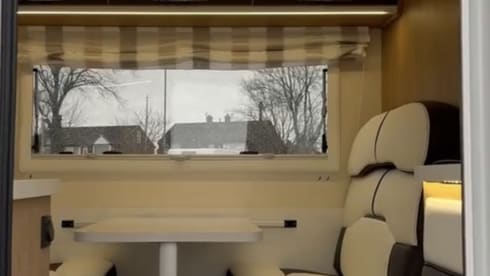 The Stag  – 6 berth Roller Team auto roller 746 