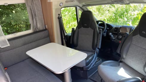 den bult – !Only for driver's license C! - New luxury camper Adria Axess XL S670SL