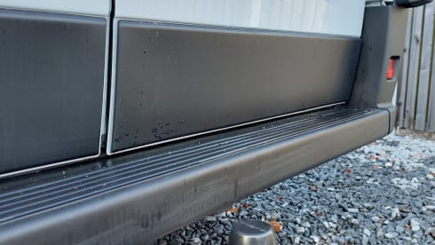 2p McLouis Buscamper Automatic / Towbar